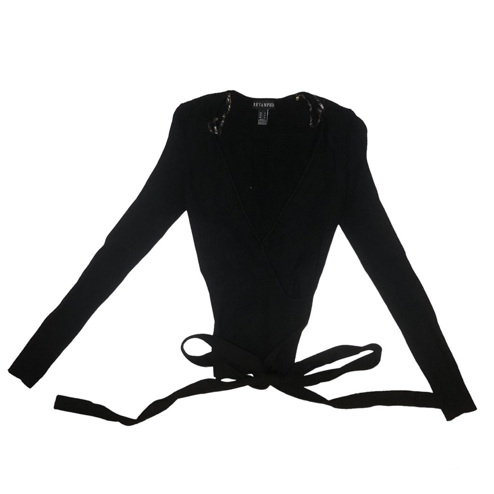Revamped ribbed knit v-neck long sleeve